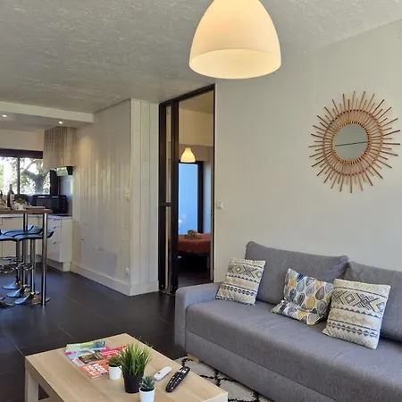 Bright For 6 In * Pessac