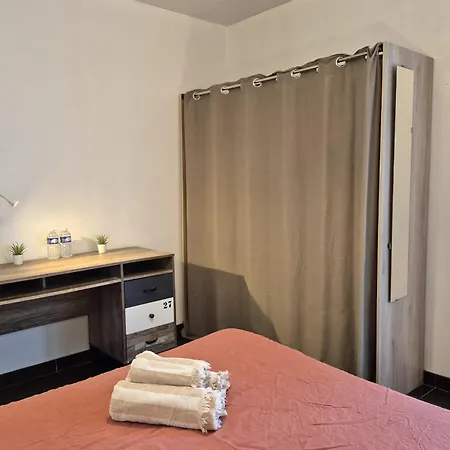 Bright For 6 In Pessac